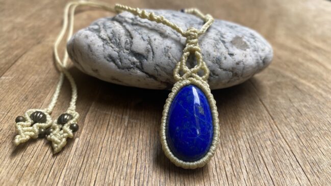 Handgemachte Lapislazuli Lapislazuli Pendant Macrame Necklace English German p75 4461