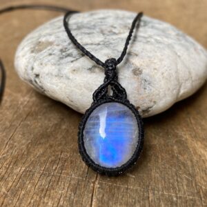 Handgemachte Rainbow Moonstone Regenbogenmondstein Pendant Macrame Necklace English German p309 4592